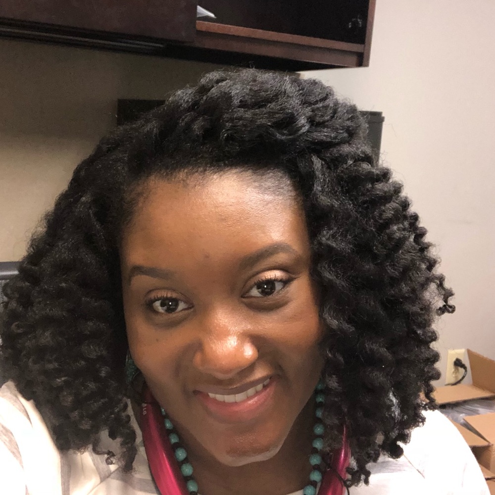 Meet your Posher, Shamika